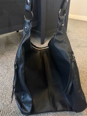 Oversized Black Leather Shoulder Bag - Sleek Everyday Tote extra pockets